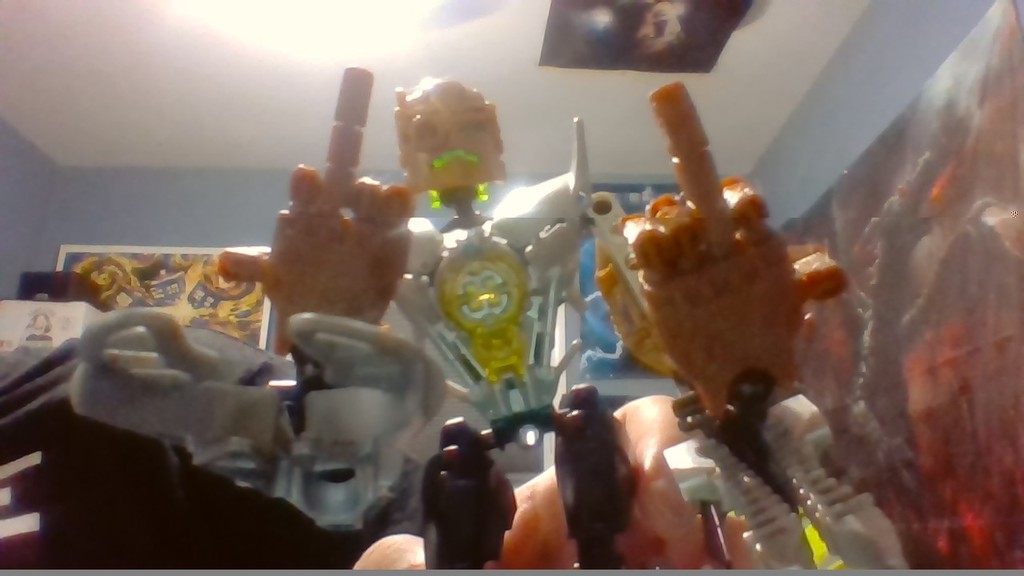 Bionicle Left and Right hands with Stubs