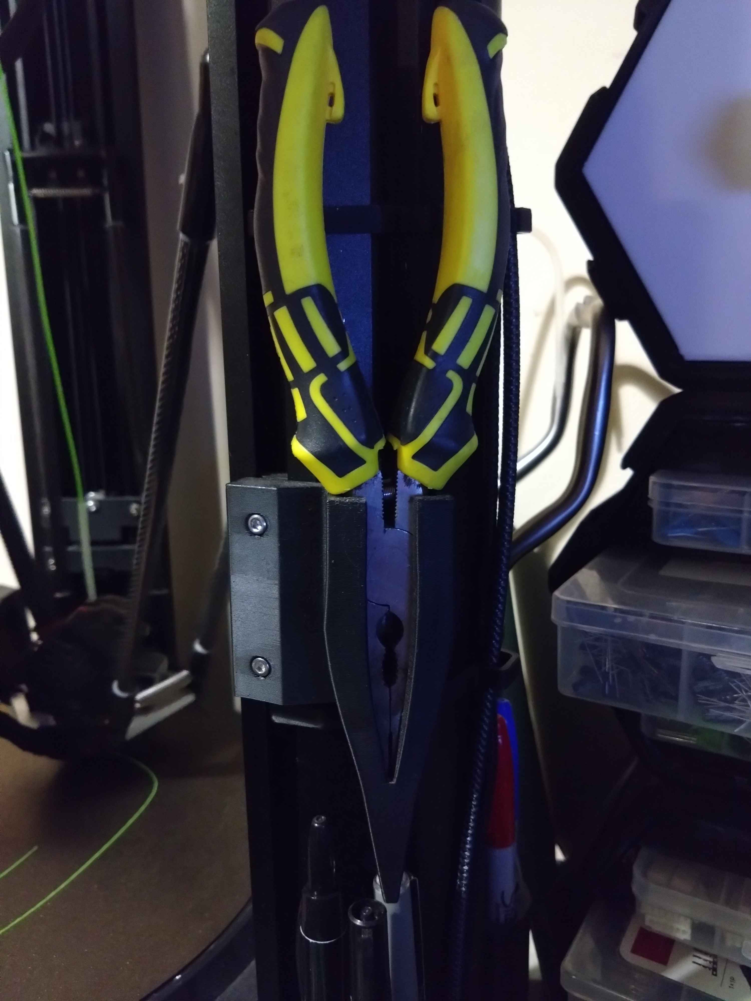 FLSUN V400 long nose pliers holder