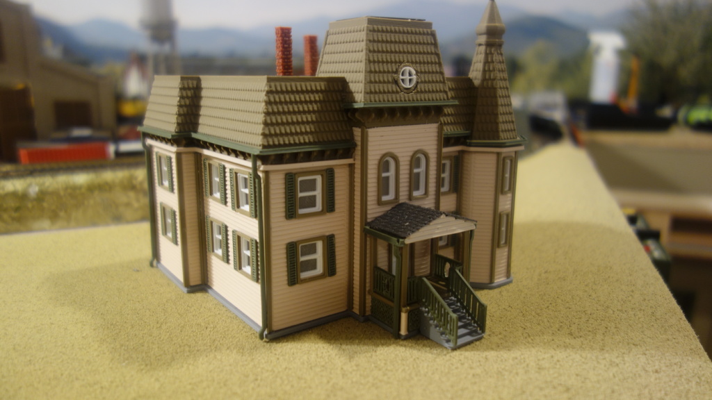 HO Scale The Pennywise House