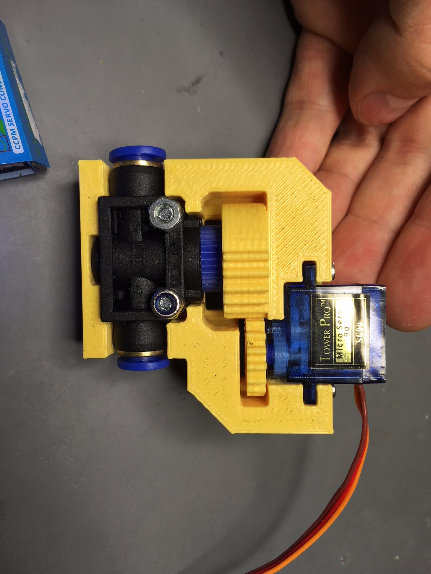 Mini servo valve - geared