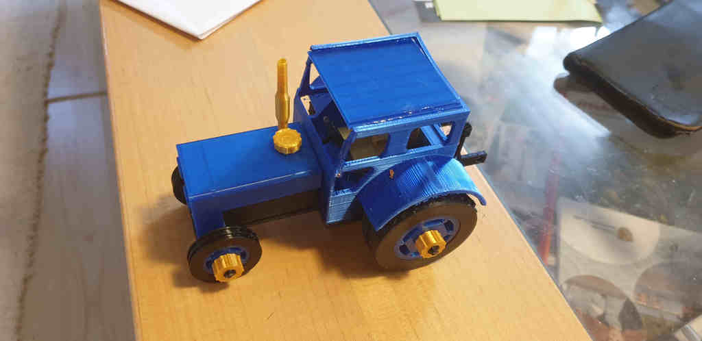 Toy Tractor in 33 pieces  -  "Oxvalley T1"