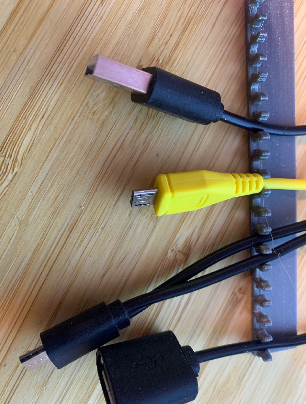 Compact USB Cable Clip Organizer (for 10 cables)