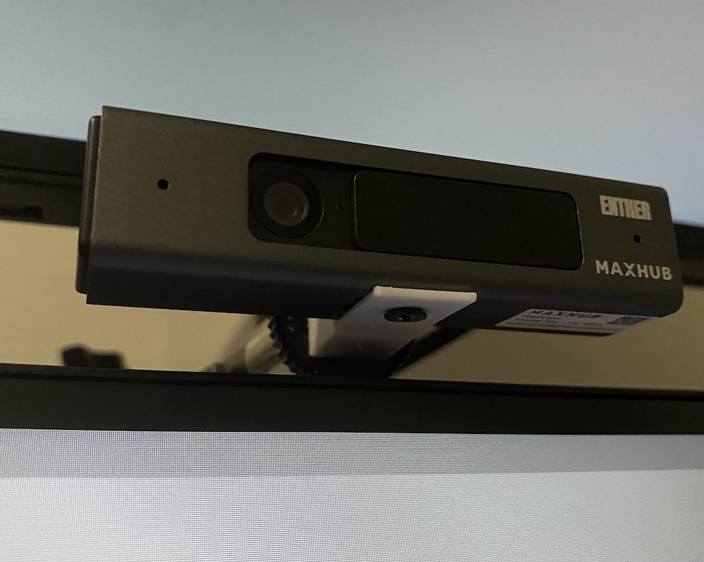 Tripod mount for MAXHUB UC W10 webcam