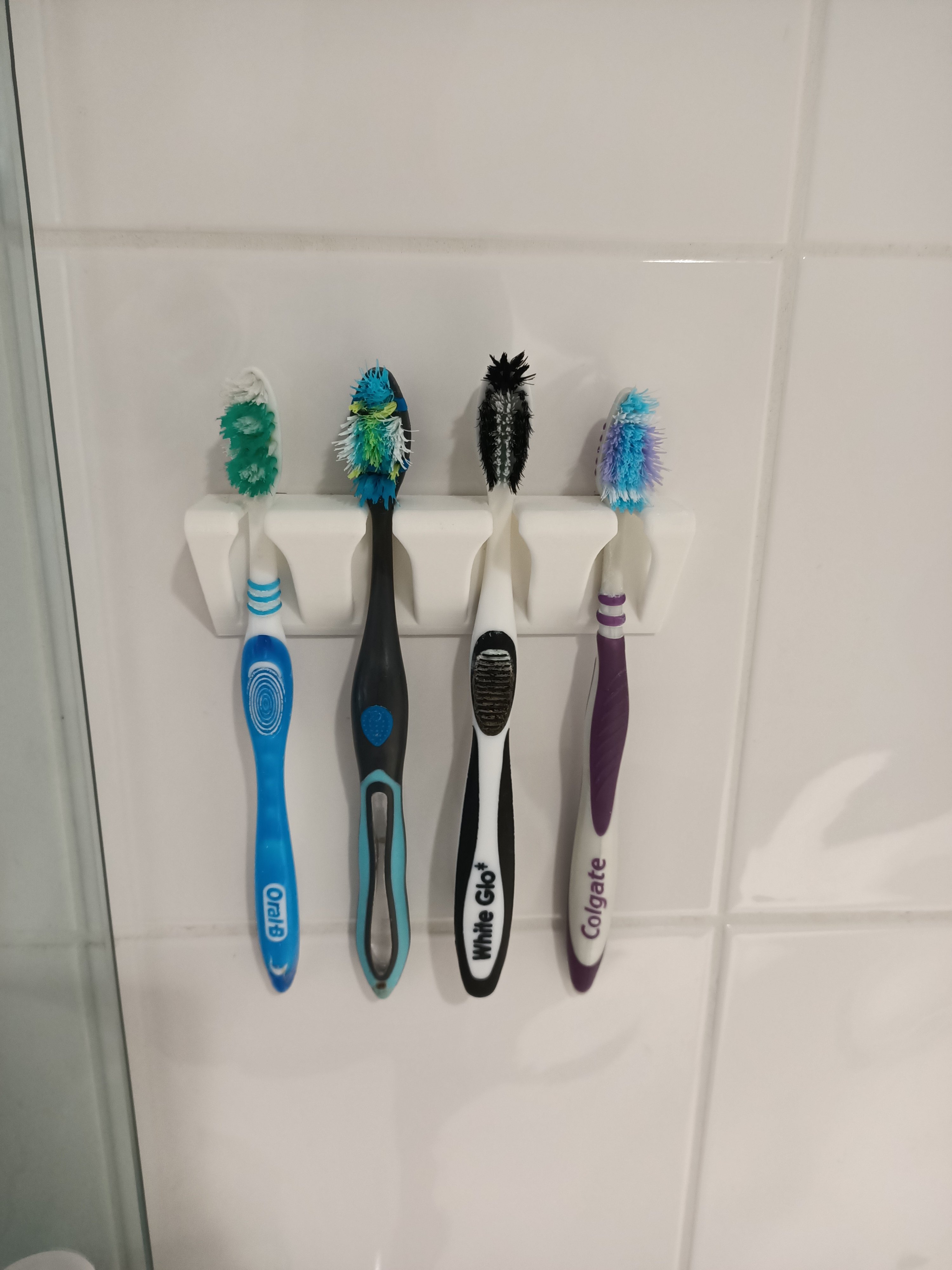 Minimal Toothbrush Holder