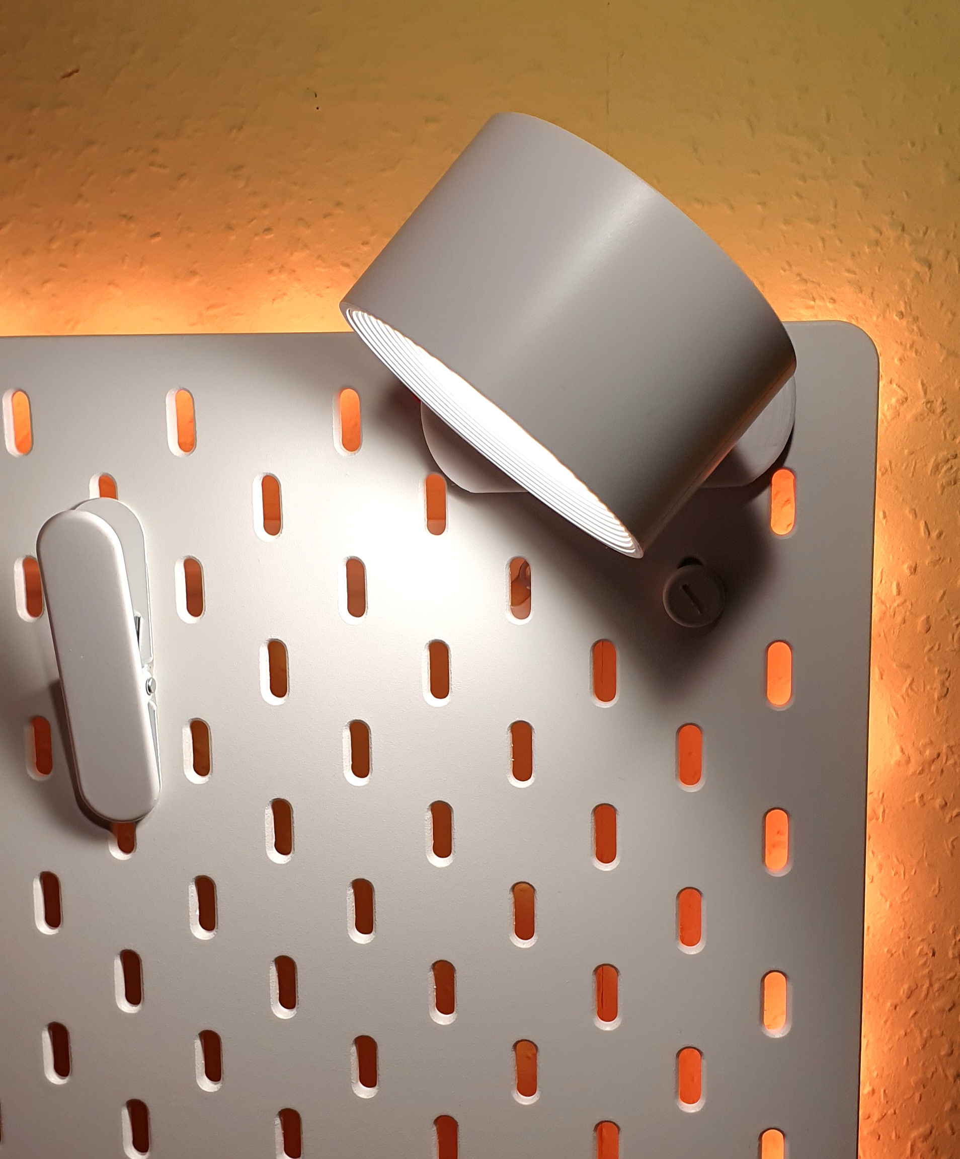 IKEA Skadis - LED lamp socket (Feallive)