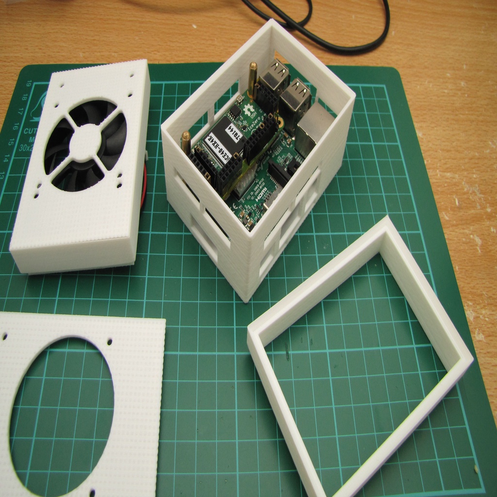 Raspberry Pi 3 modular case for DIY projects - various sizes - parametric source files included