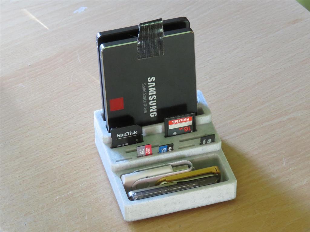 HDD / SSD, SD Card and USB Stick Caddy.