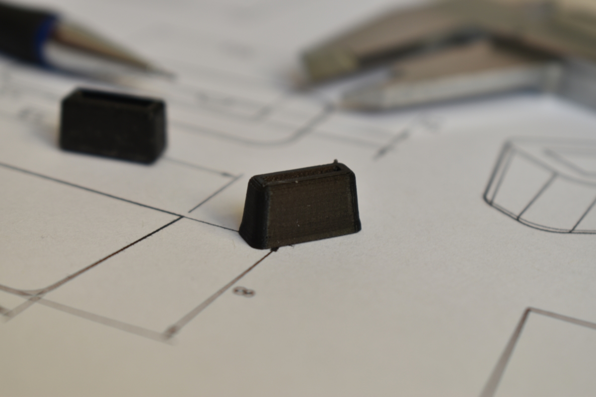 Strap tightening for Nikon camera