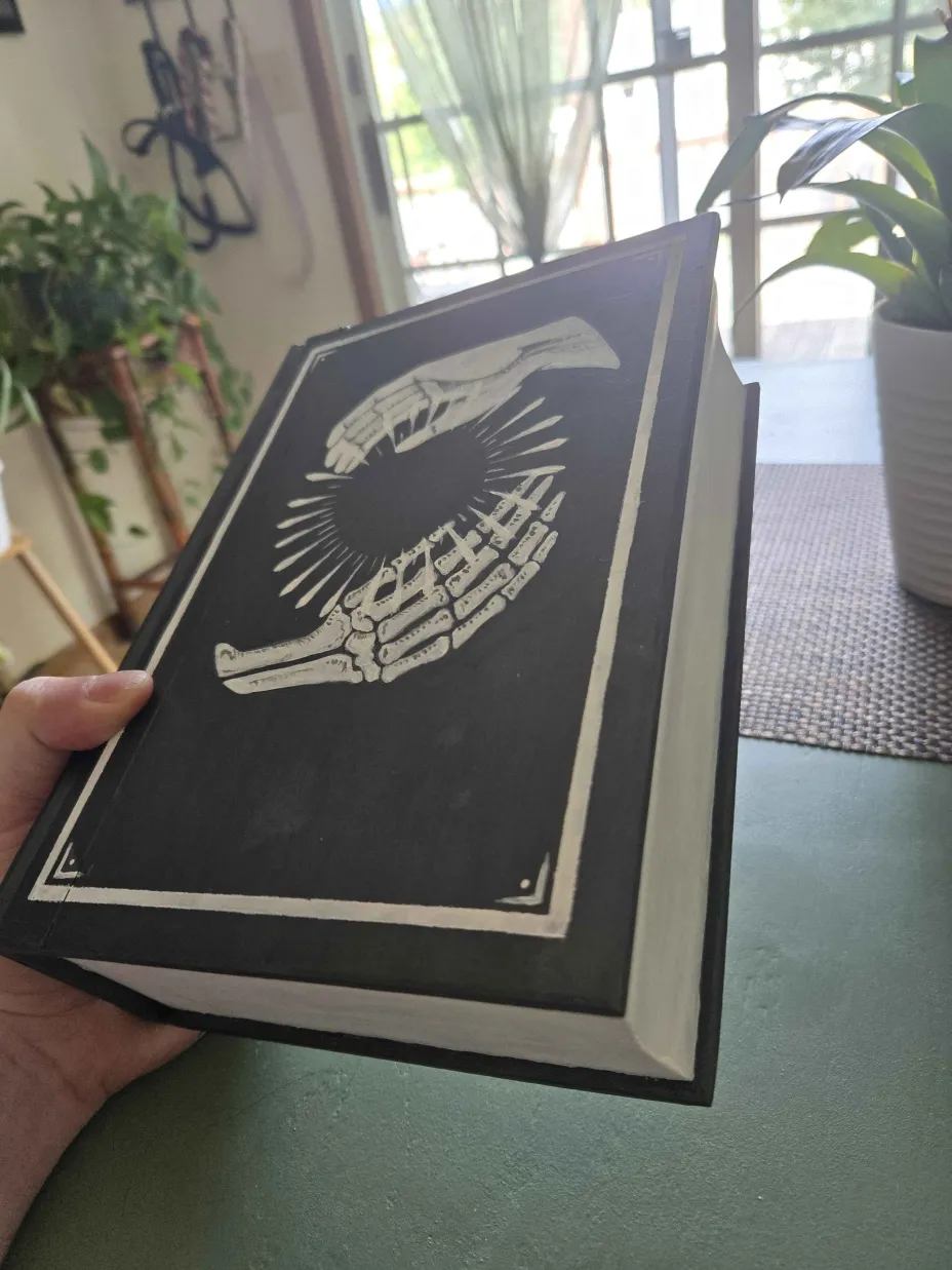 MTG Commander Spell Book Deck Box