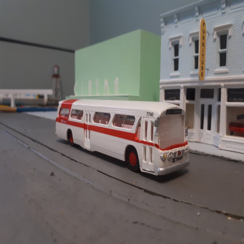 New Look Bus - HO Scale