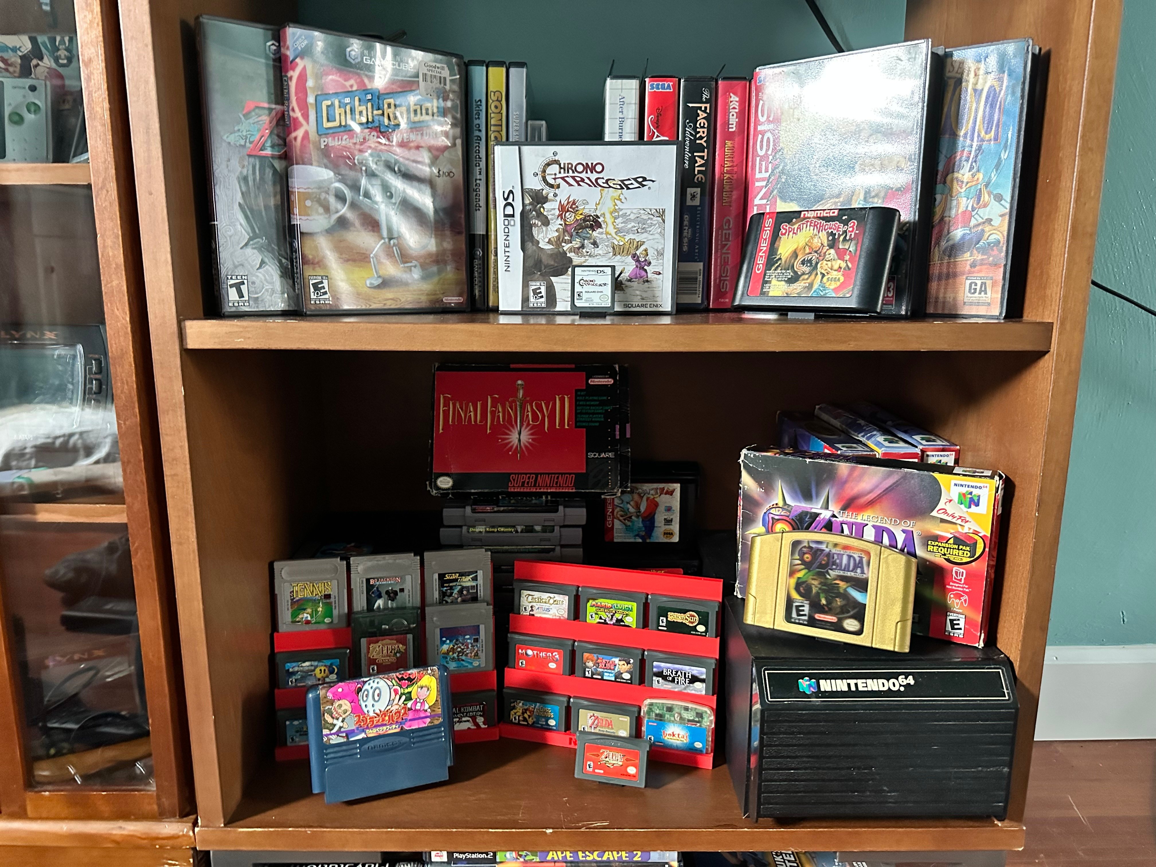 Universal single game display stand - Sega Genesis/SNES/Game Boy/GBA/DS/3DS/Switch//Super Famicom/Mega Drive/Famicom/NGPC/Atari Lynx/Game Gear/Atari 2600 & 7800