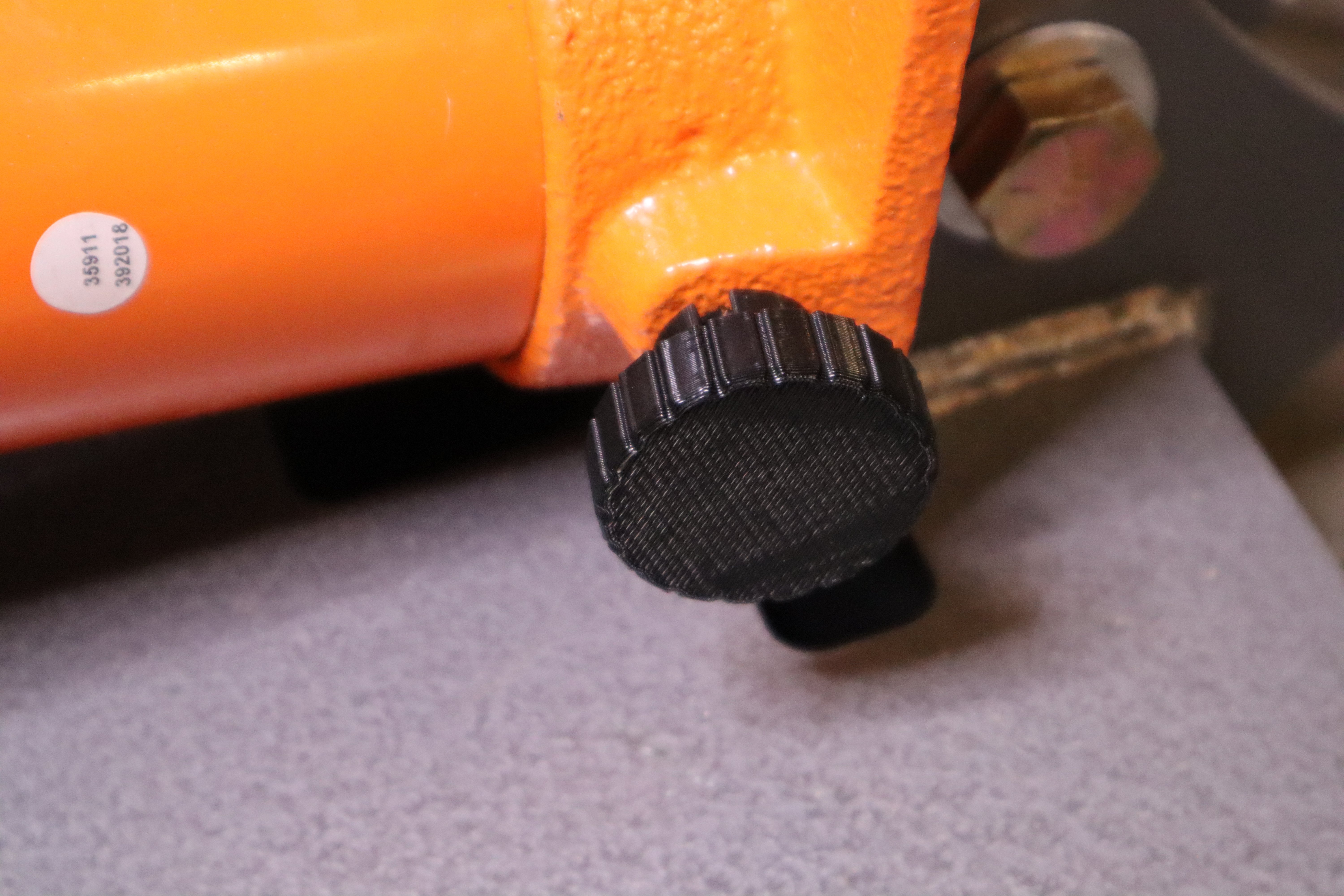 Hydraulic Ram Release Knob