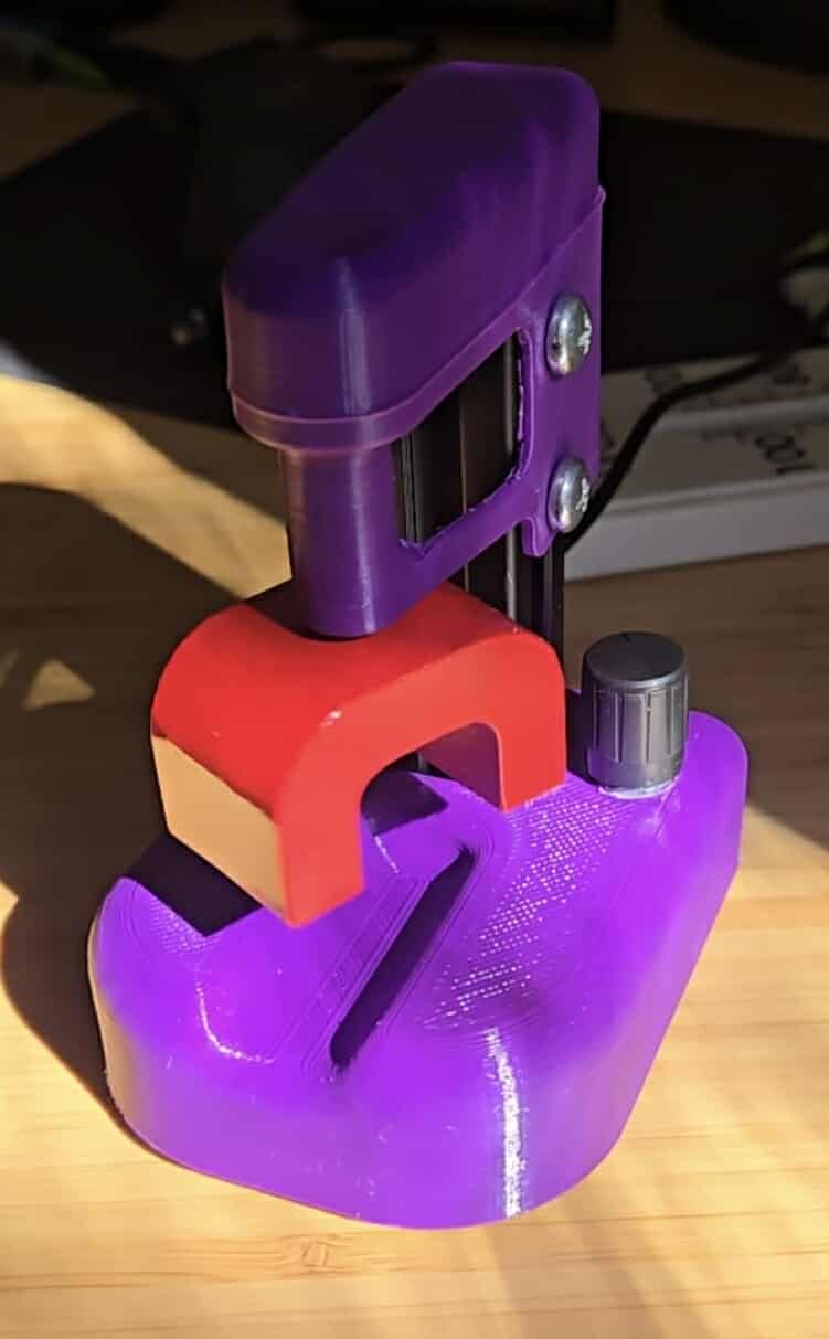 Glass bead magnet spinner