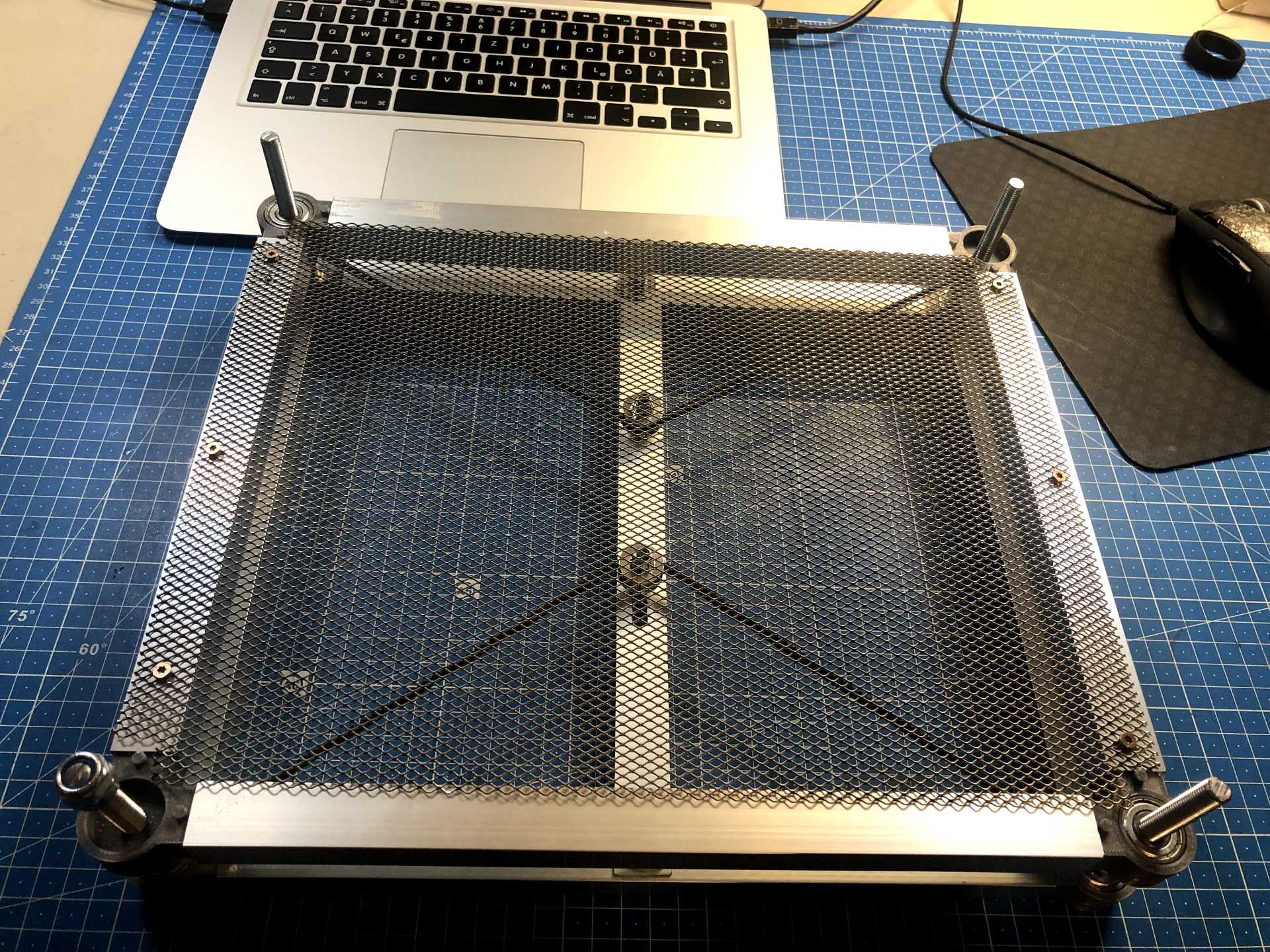 just another adjustable bed for the K40-Laser