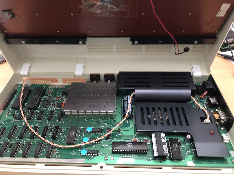 Commodore VIC-20 Latch Repair - Case Repair