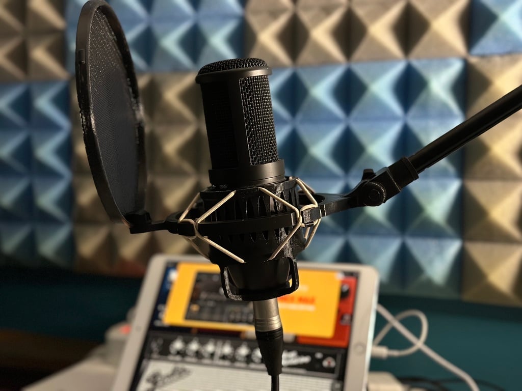 Shock mount for microphone AKG 120 with a 3d printed Pop Filter