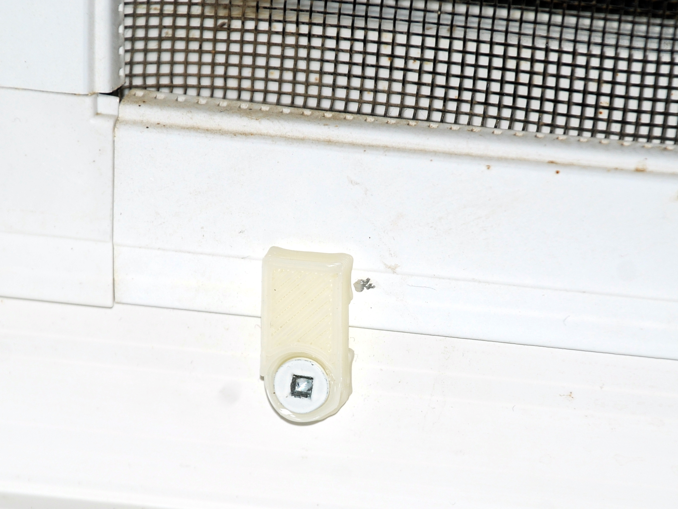 Window Screen Tab