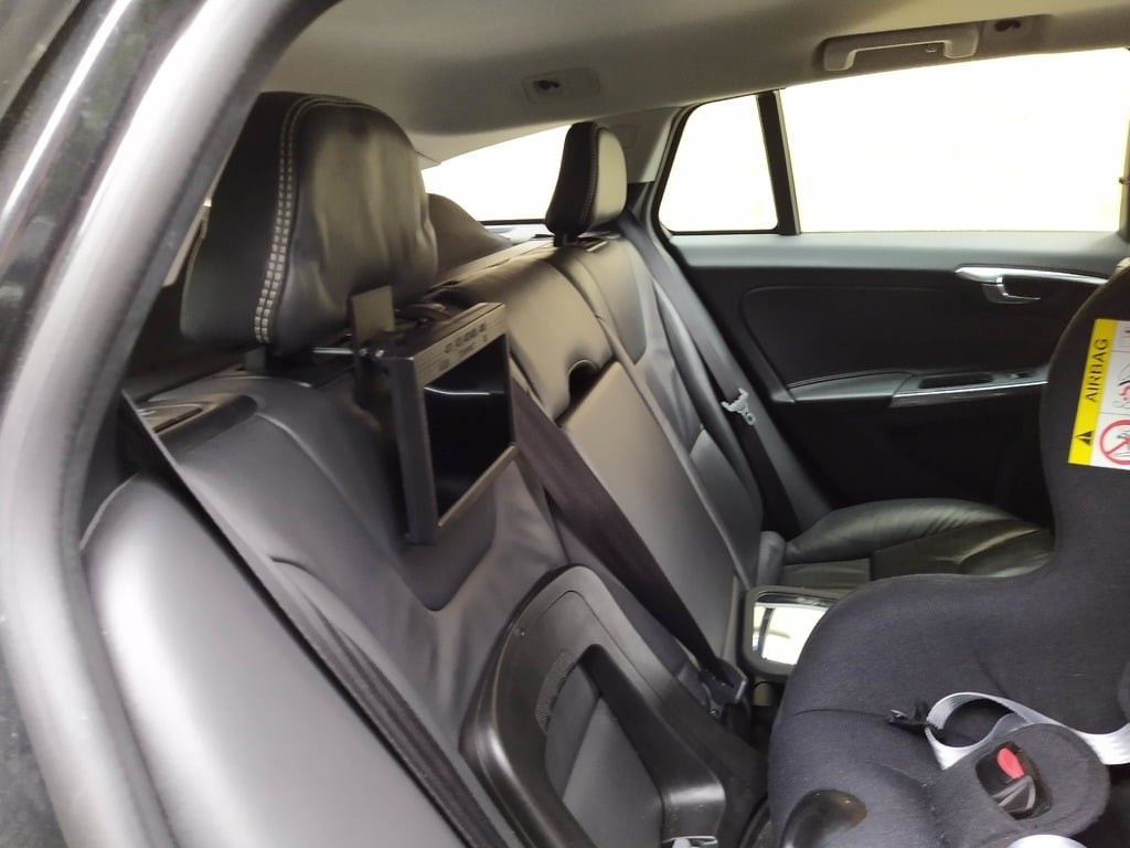 Volvo V60 Backseat headrest mount for display