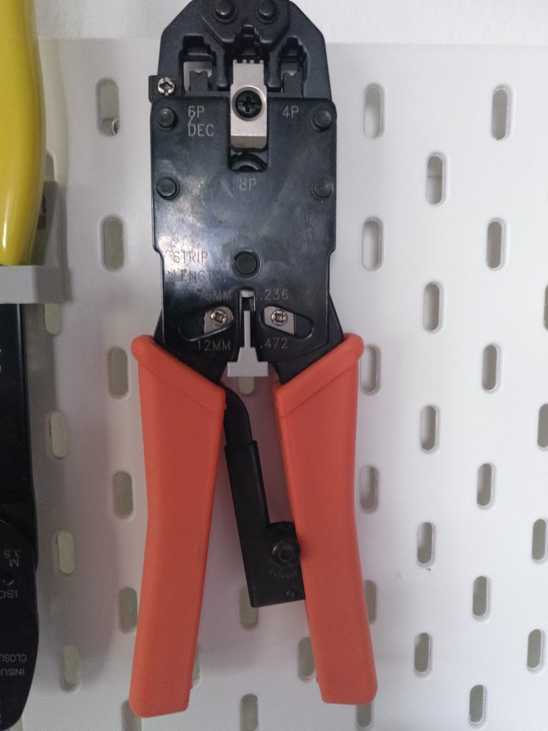 RJ11/RJ45 crimping tool holder for IKEA SKADIS