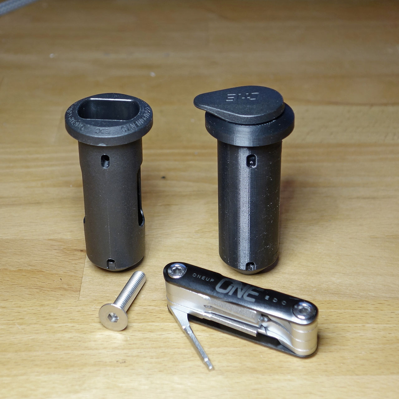 OneUp Components EDC Lite Multitool Insertion
