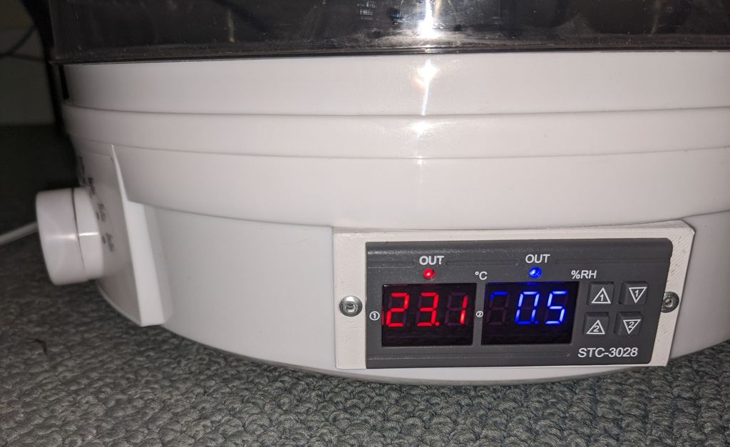 Cheap Filament Dehydrator with Precise Digital Temperature & Humidity Readout