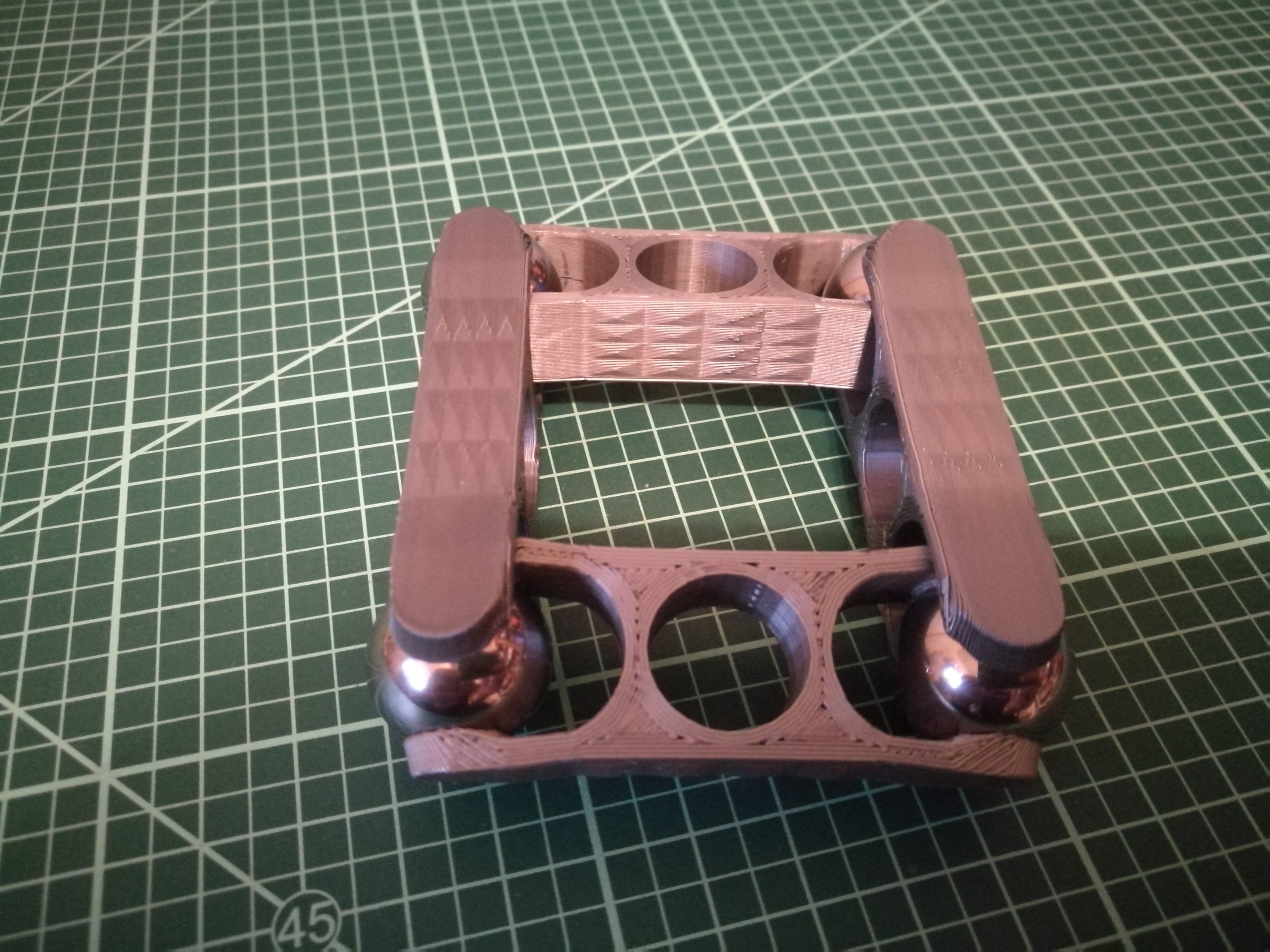 Ball Bearing Link Fidget toy.
