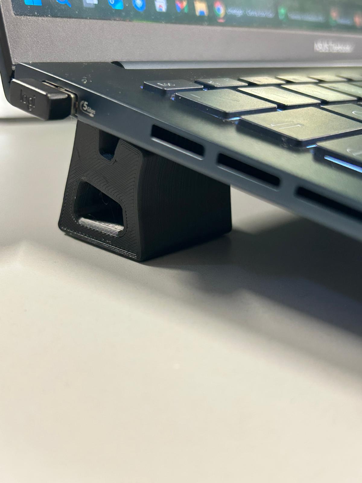 Asus ZenBook OLED 14 – Snap-Fit Rear Risers (No-Support Print, Textured Feet)