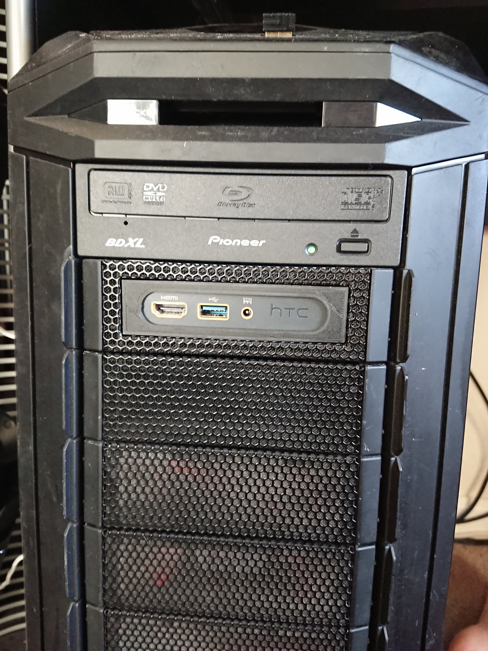Vive link box 3.5" drive bay mount