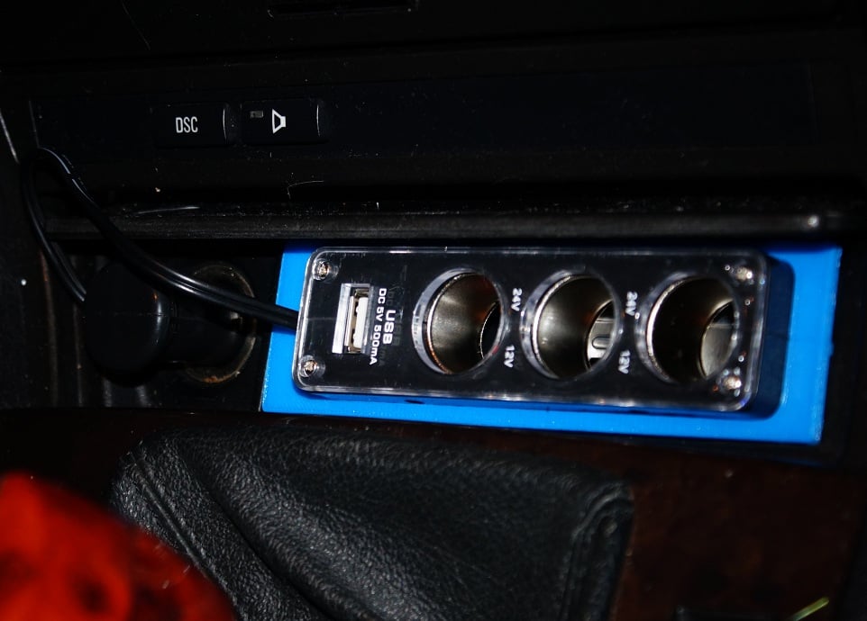 Cigarette lighter 3 way socket splitter with USB for BMW vehicles