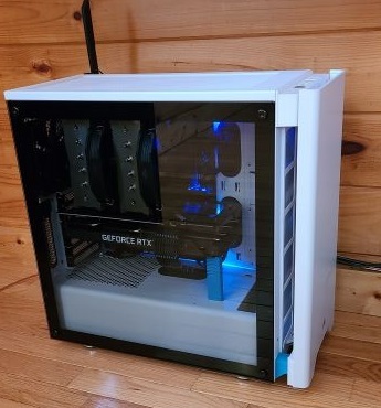 Corsair 275R panel spacer for airflow.