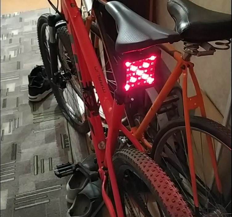 Bicycle matrix taillight