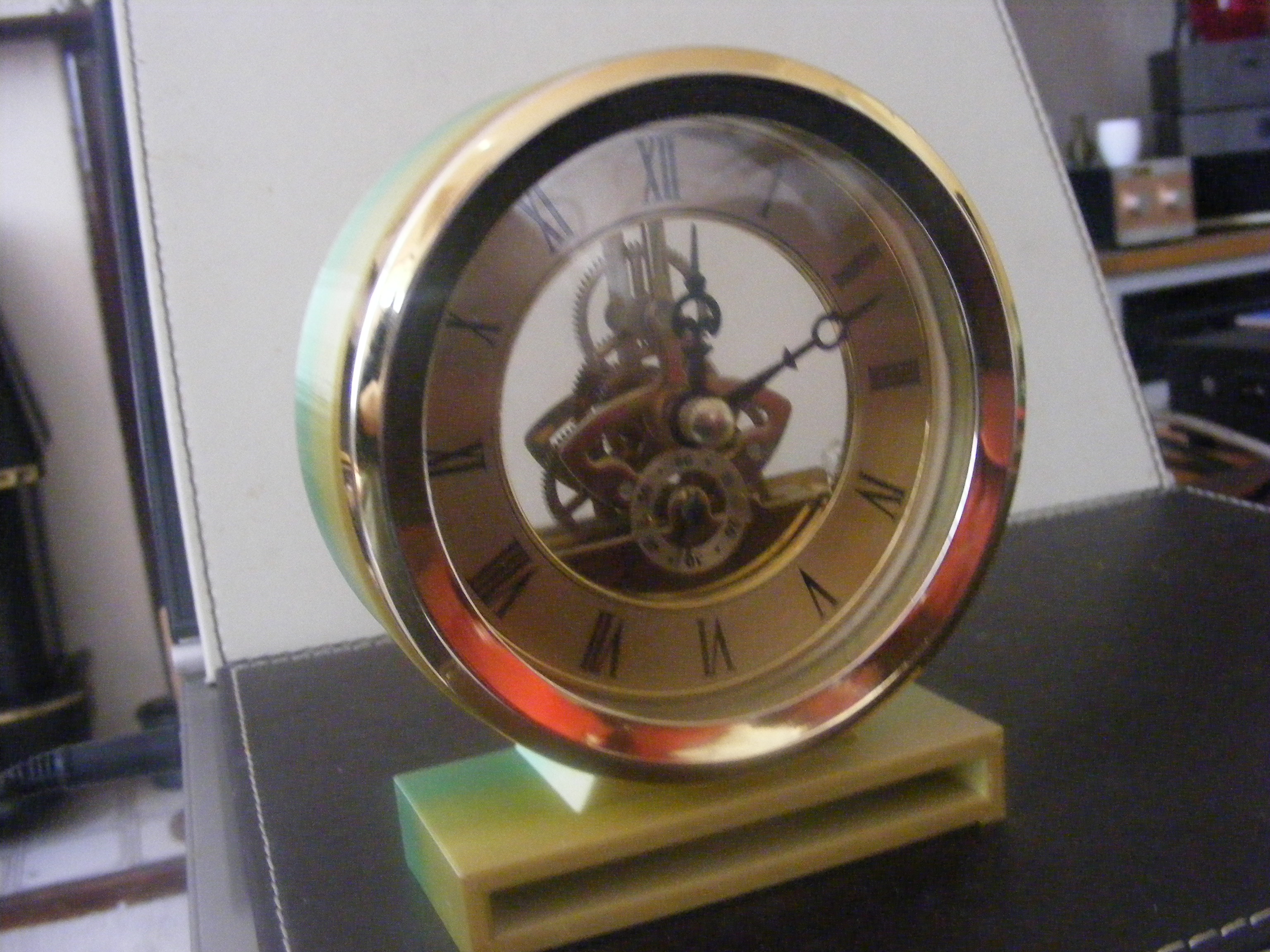 BLOCK SKELETON CLOCK