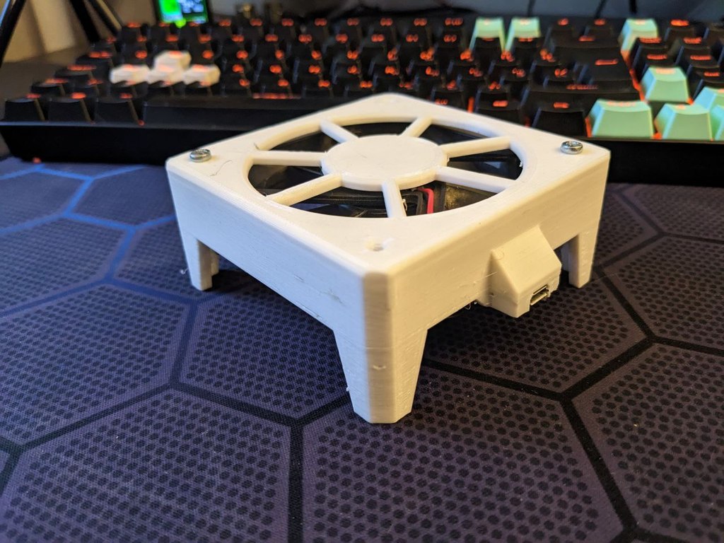 Simple case 80mm usb fan for cooling