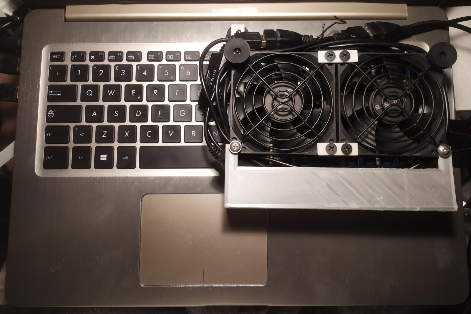 Gaming Laptop Cooling Fan - Hinge