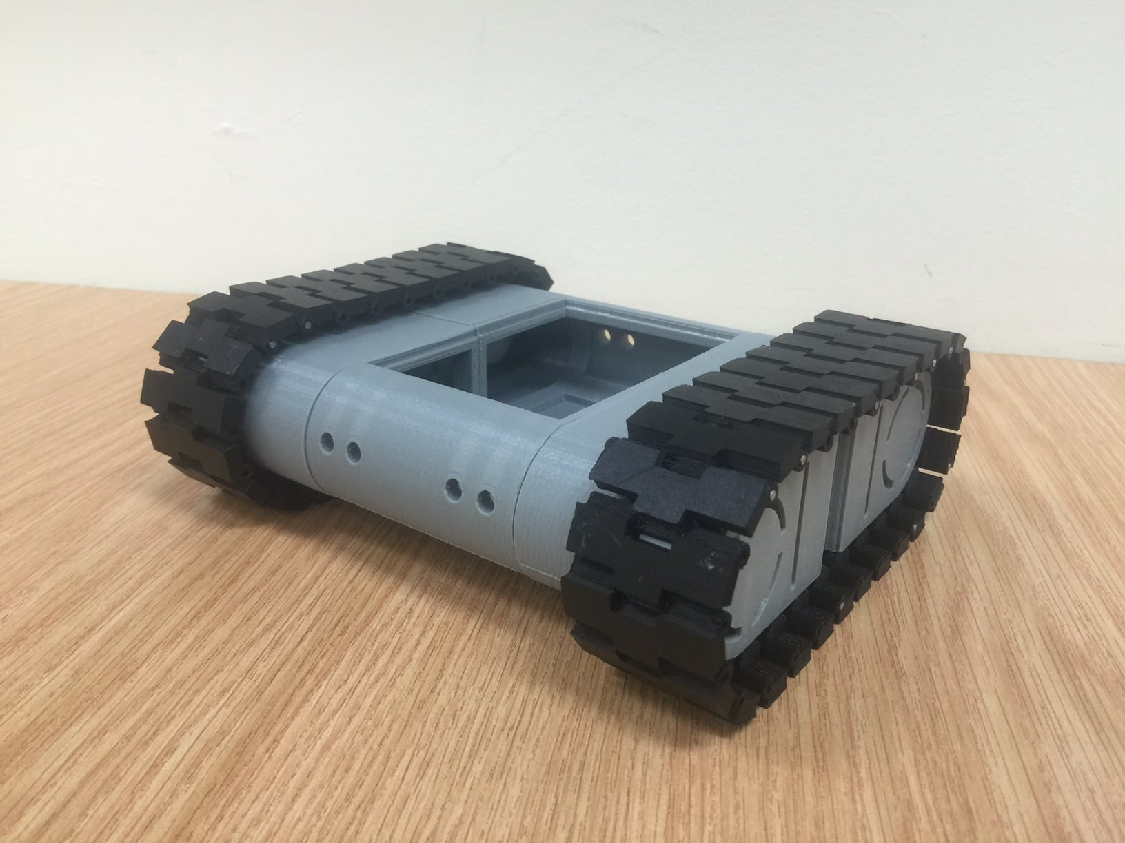 Drogerdy - Raspberry Pi Controlled Tank Bot