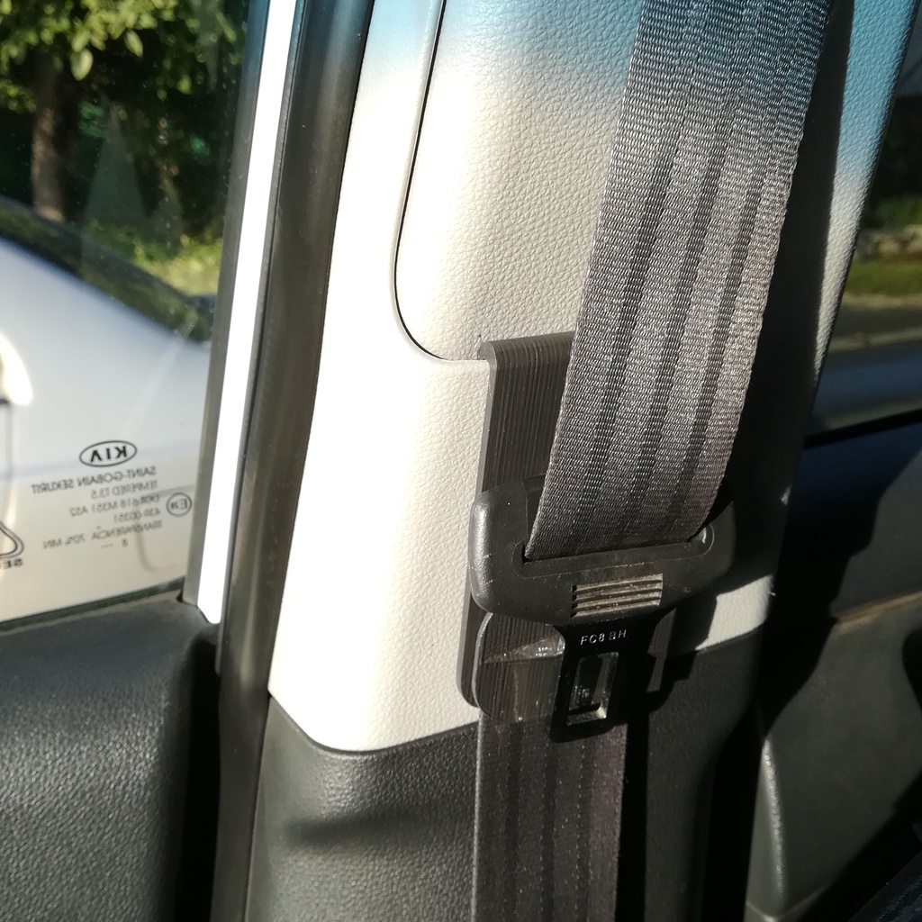 seat belt retainer