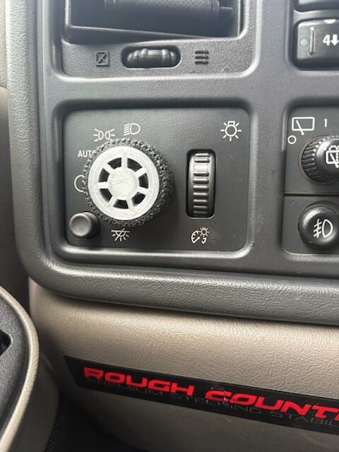 04 Yukon , GM Suv Climate Control & Headlight Knobs, Tire/Wheel Style