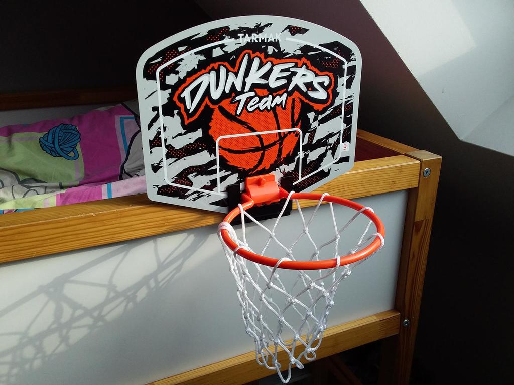 Bracket to fix Mini basketball sk100 Dunkers on Kura bed