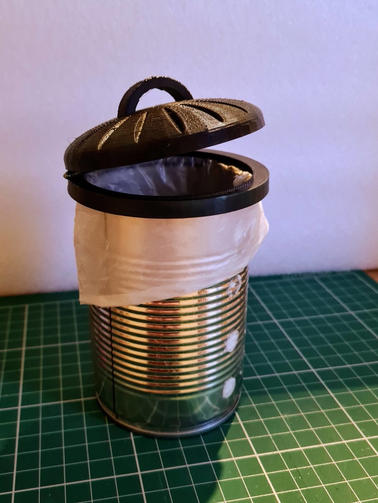 Upcycled Tin Can Trashcan