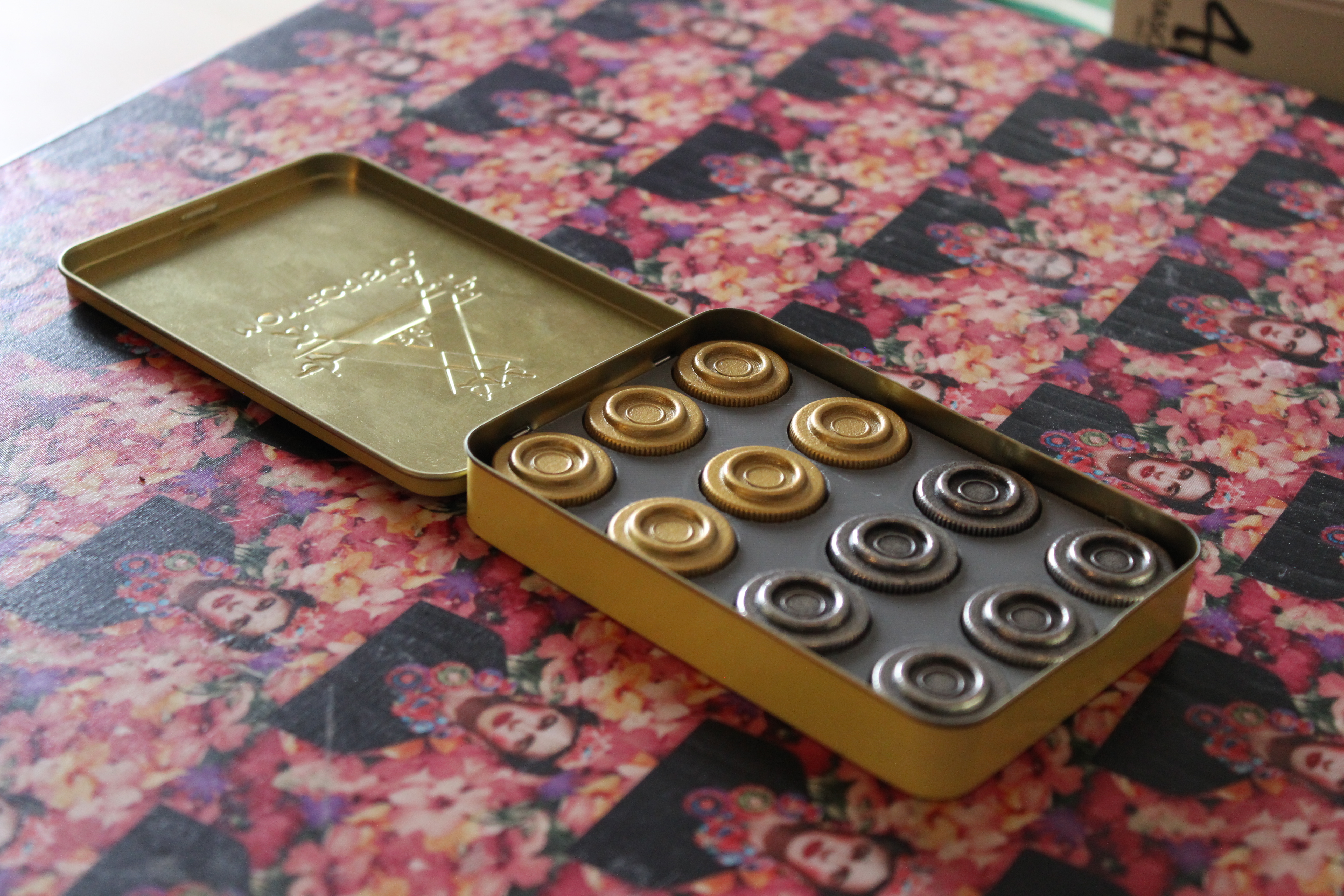 Cigar Tin Checkers Holder