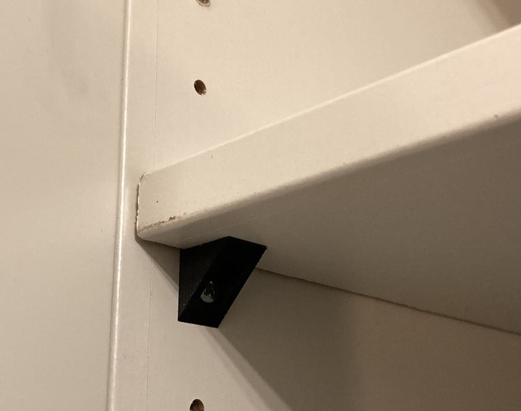Shelf support edge (for ~6mm screws)