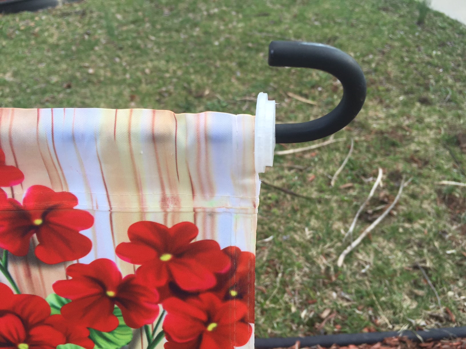 Garden Flag Pole Grommet/Holder/Ring