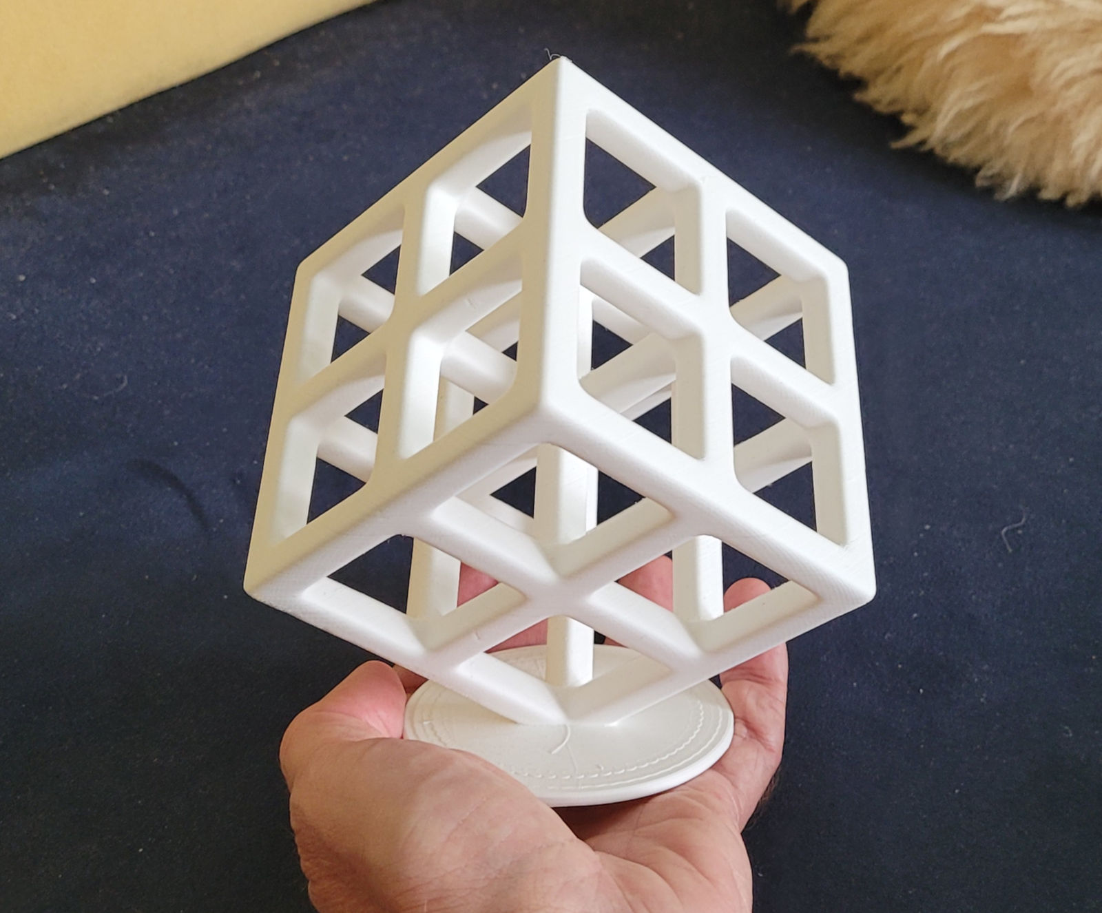 Skeleton cube object