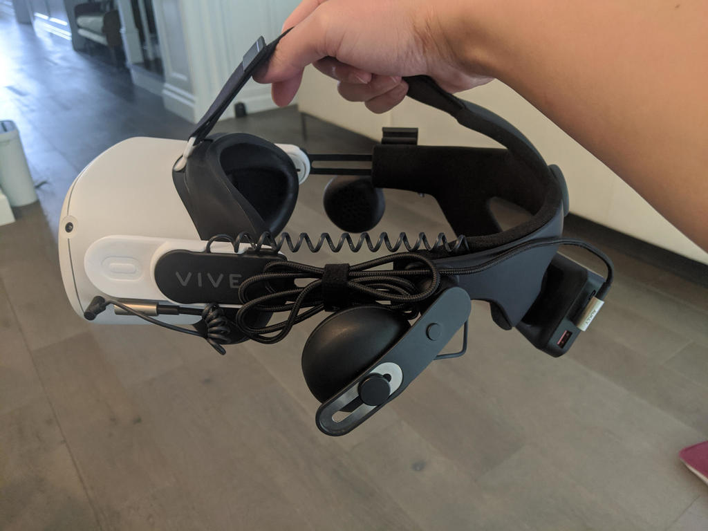 HTC Vive DAS Adapter for Oculus Quest 2 - remixed with curvature
