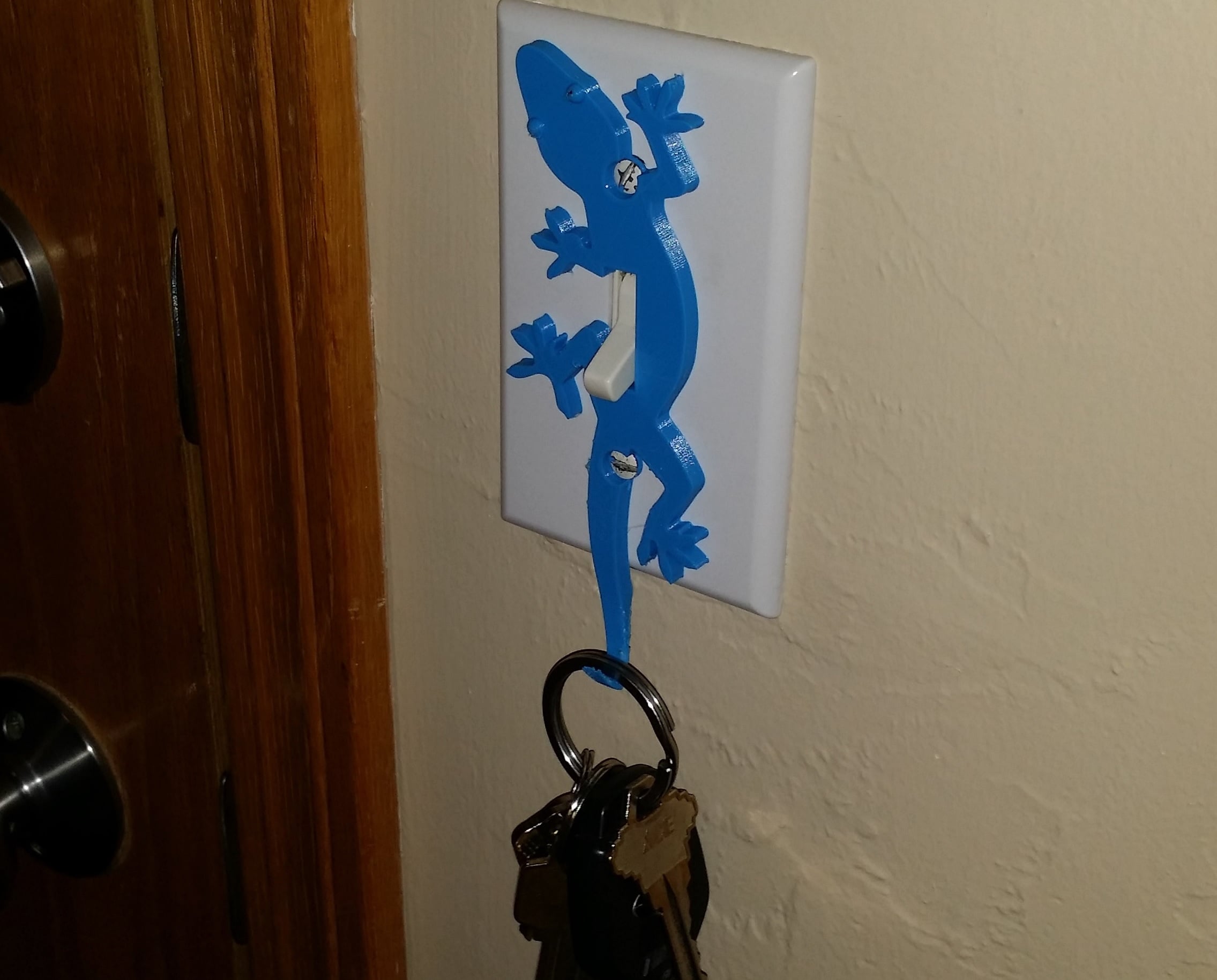 Switchey - The helpful key holding Lizzard