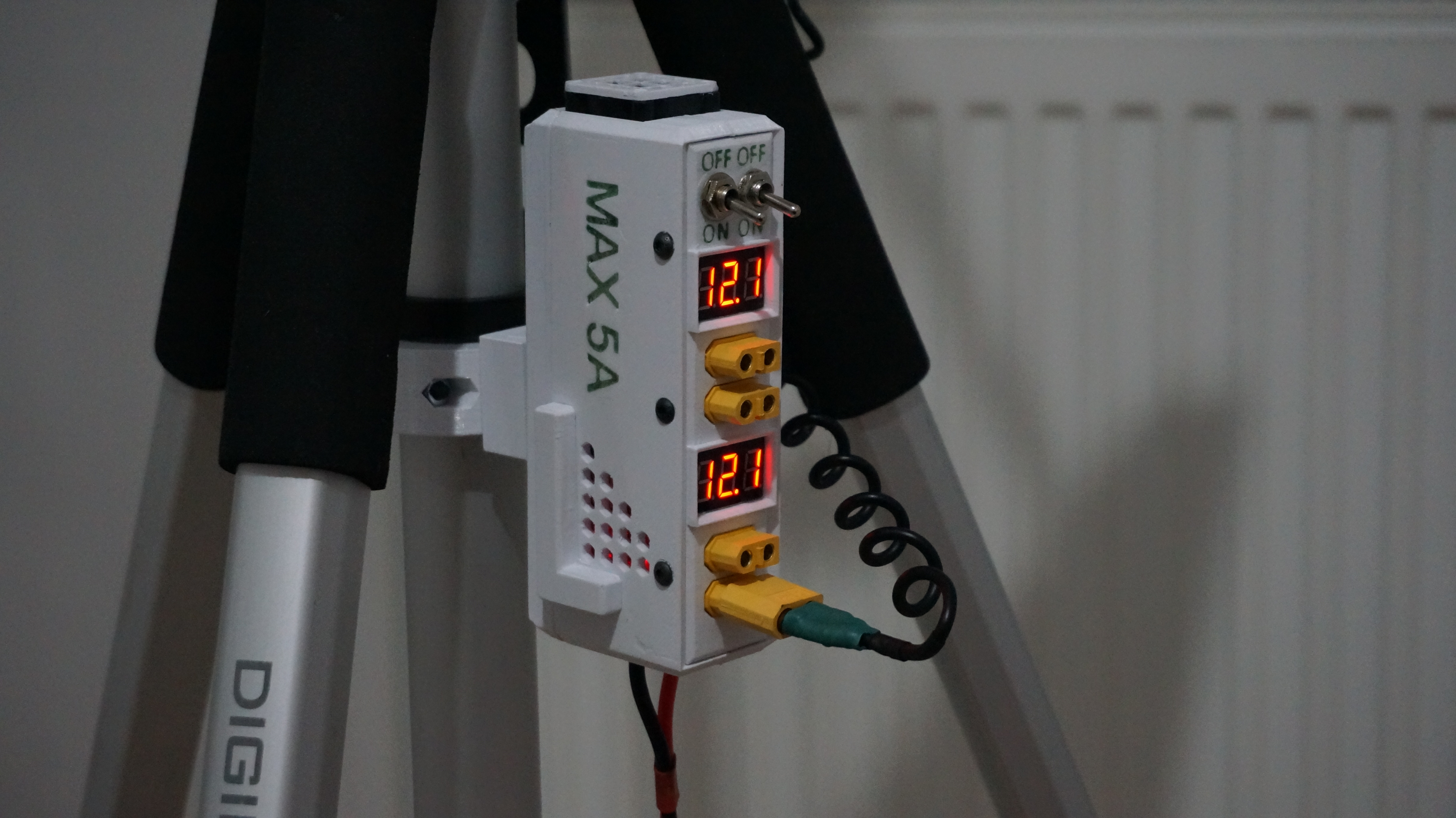 XT60 Distribution Box (Regulated Out Voltage to 12V Max 5A)