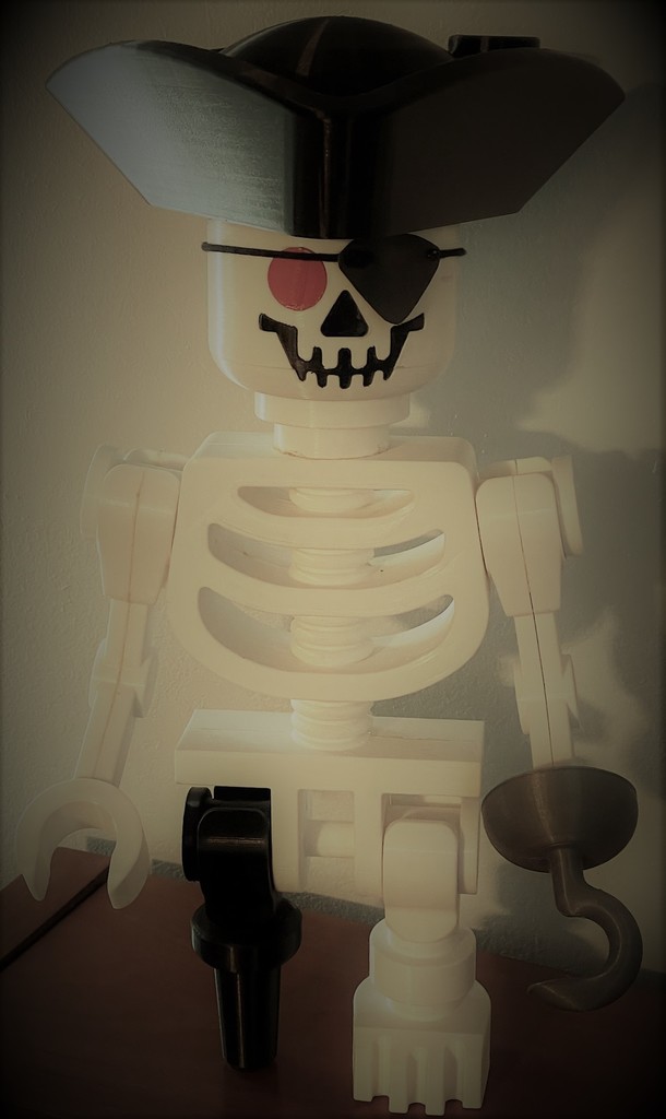 Lego Skeleton (10:1 Scale) - Pirate Option