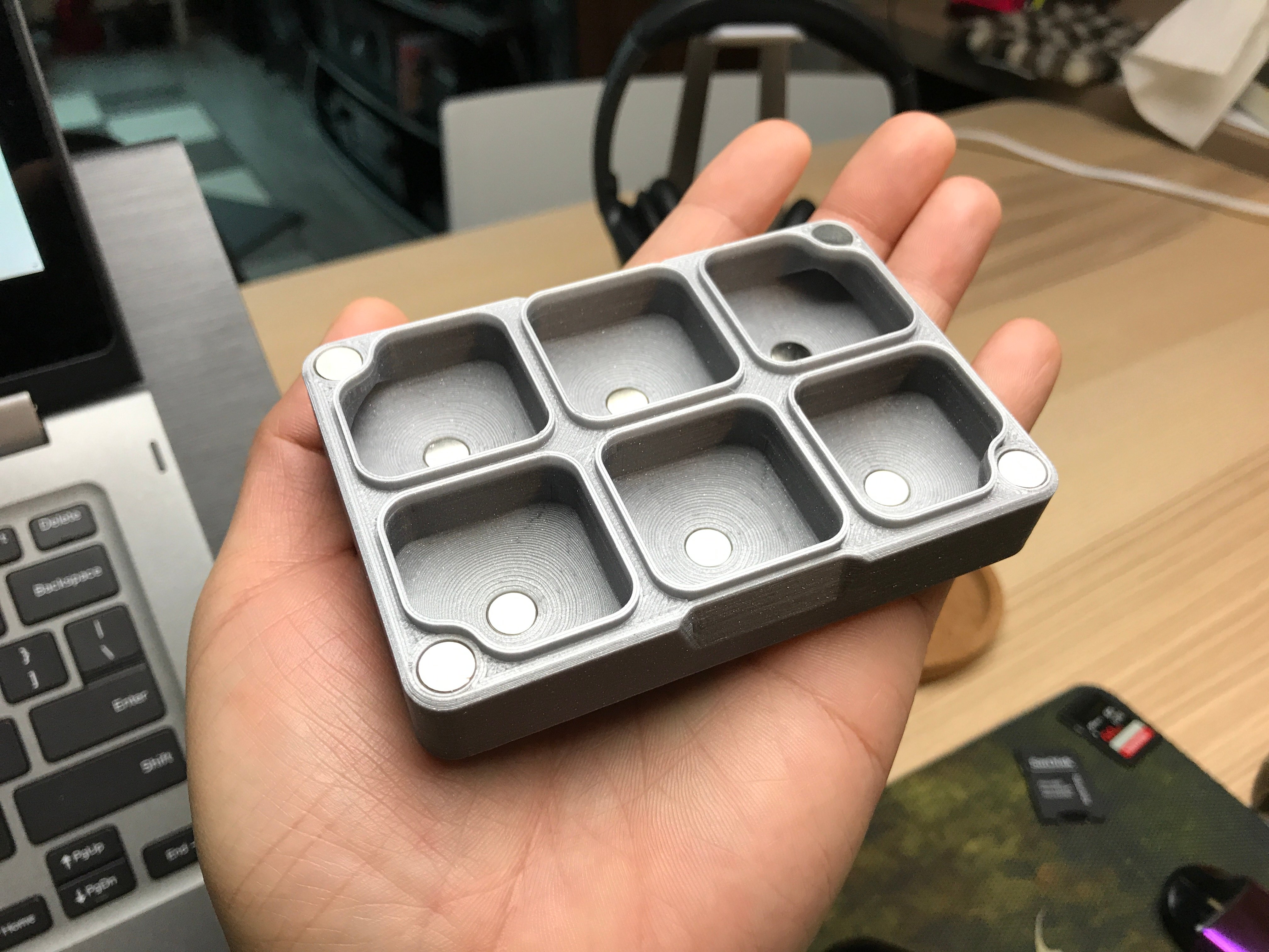 Small Screw Box with Magnet Tray