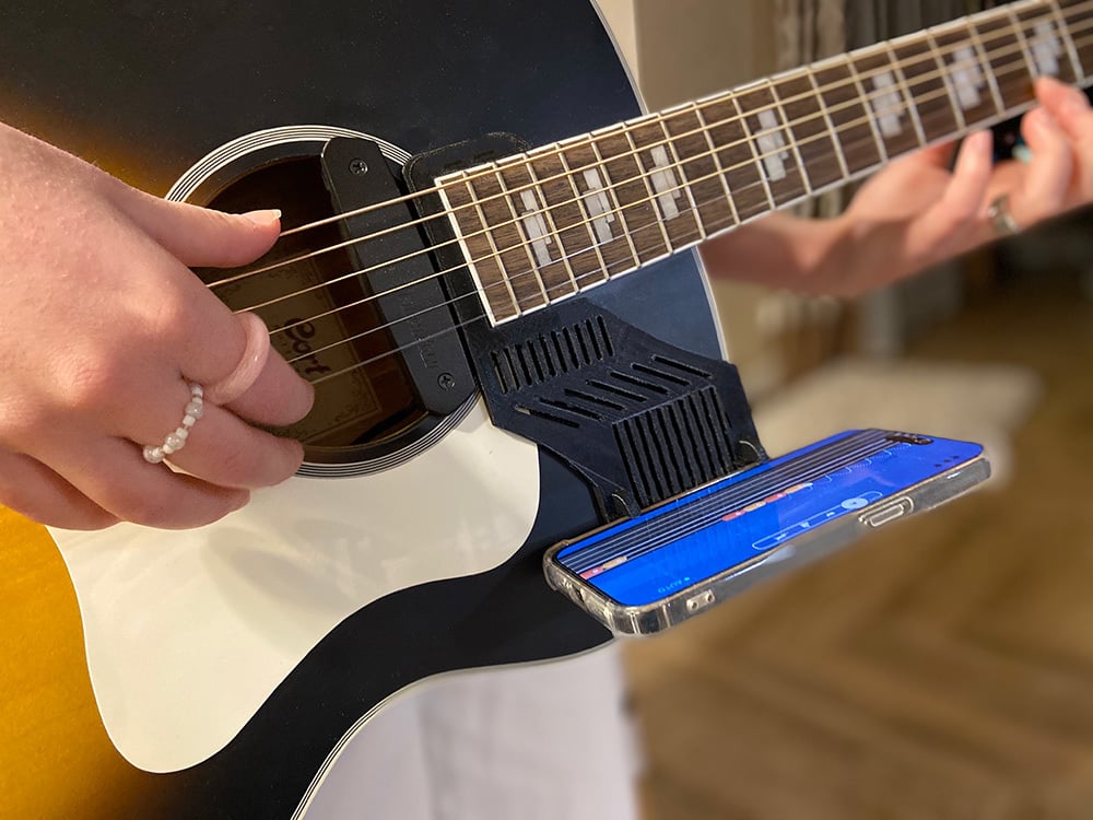 Phone mount for guitar