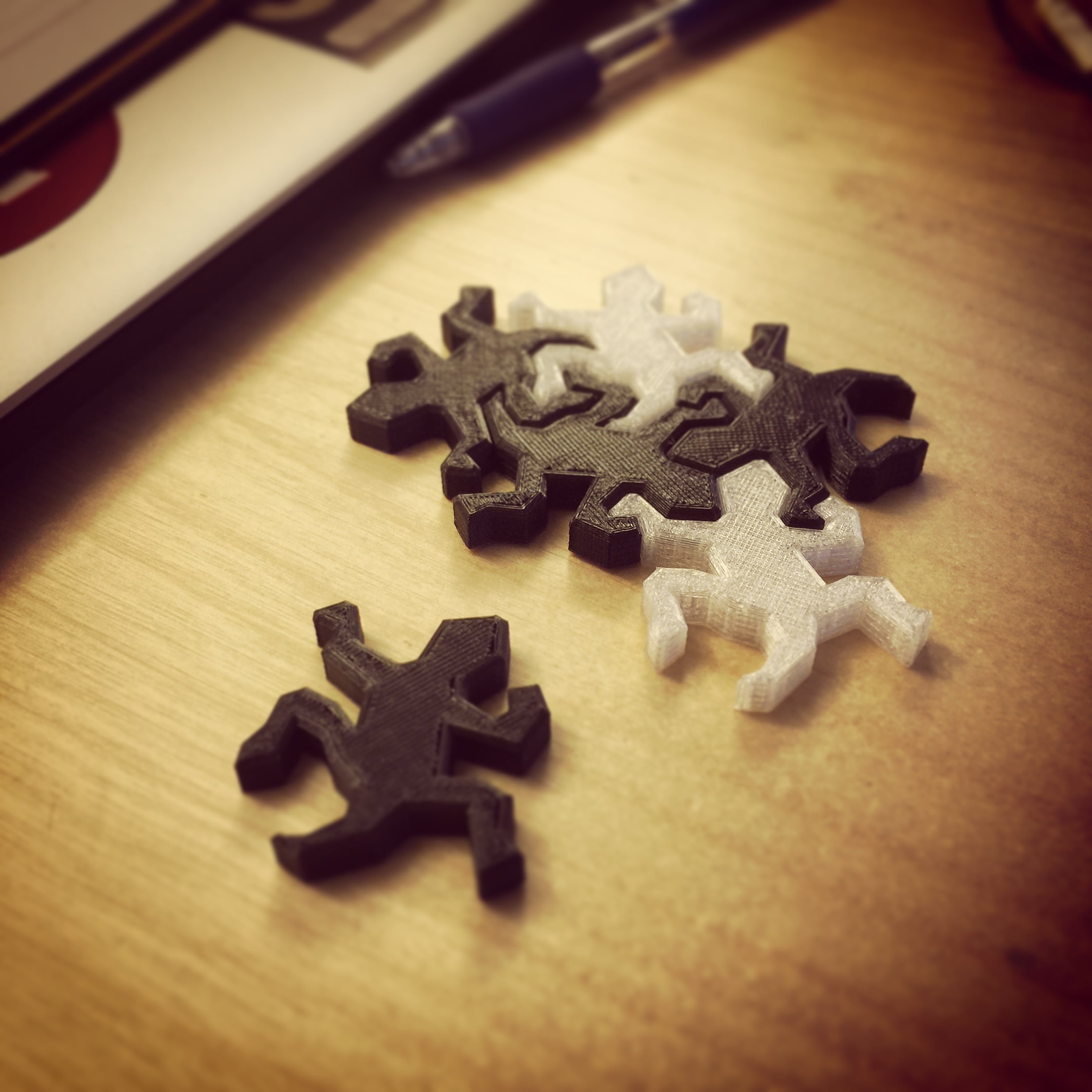 Rep-tile Escher puzzle piece
